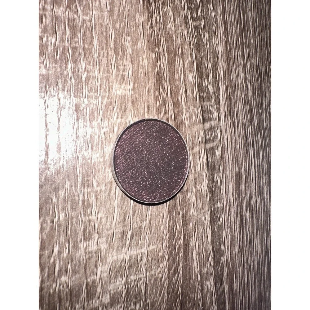 MAC‎ Cosmetics Beauty Marked Velvet Eye Shadow Refill Pan Blackened Plum